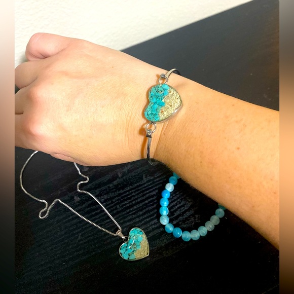 Like New 3 piece Set Silver, Turquoise,&sand color to support our oceans- - Picture 3 of 6